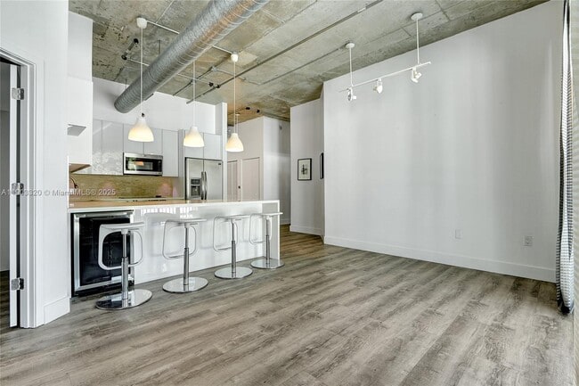 Building Photo - 2001 Biscayne Blvd