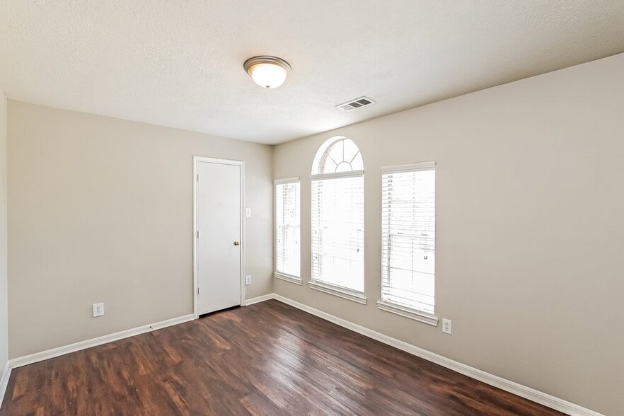 Building Photo - 4606 Serenity Trail