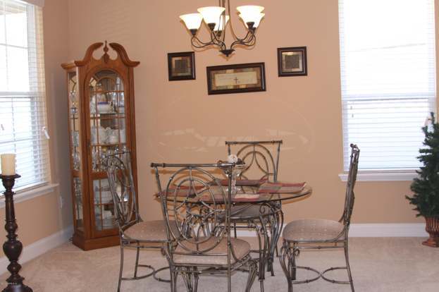 Building Photo - 667 Drysdale Dr