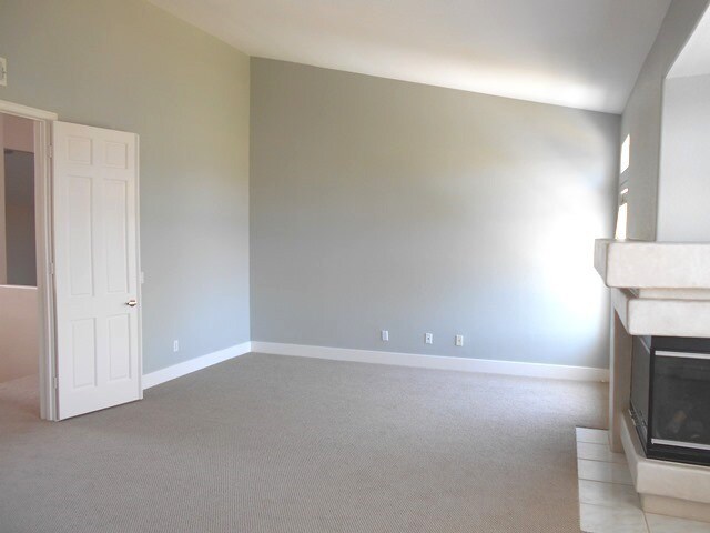 Building Photo - Stunning Home in Gated Community of Southridge Oceanside!