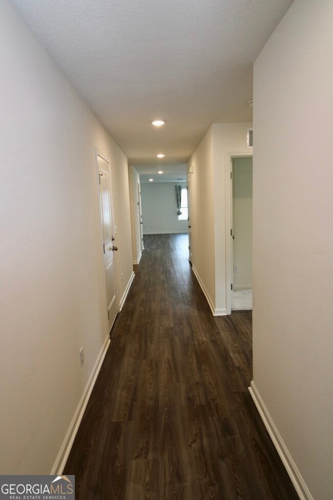 Building Photo - 205 Landing Blvd