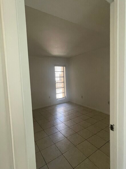 Building Photo - 8820 SW 123rd Ct