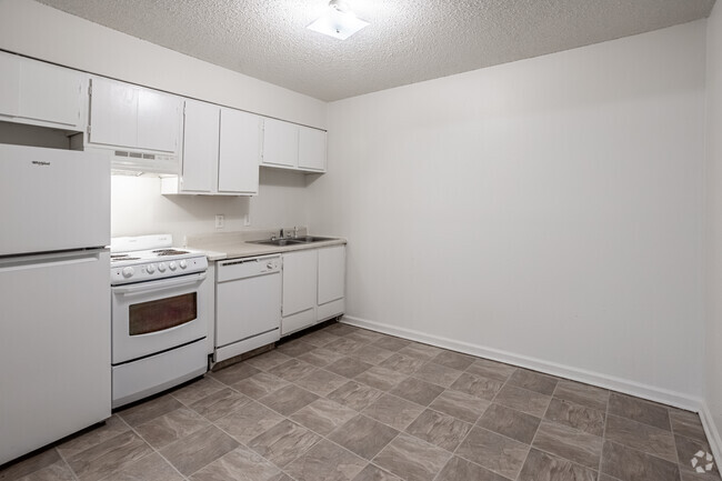 Unit Kitchen - Regency Arms Apartment Homes
