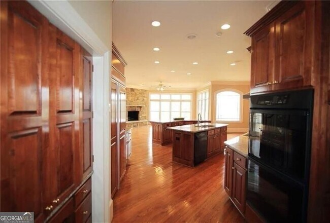 Building Photo - 2737 Tarva Pl