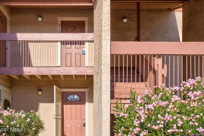 Building Photo - 7550 N 12th St