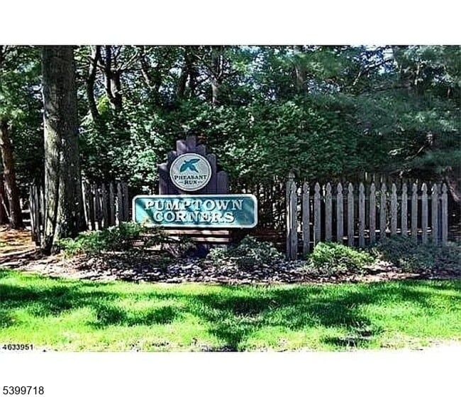 Primary Photo - 5 Pheasant Run