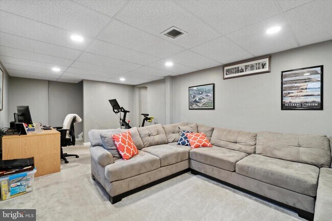 Building Photo - 206 Birch Dr