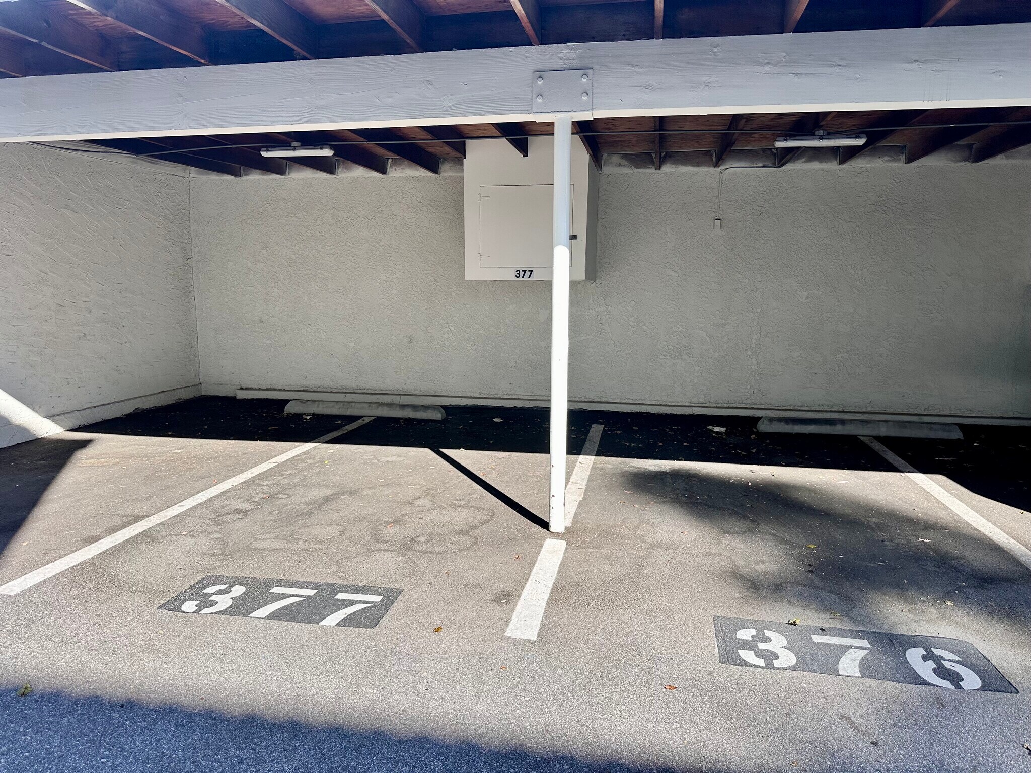 Building Photo - 4648 Park Granada