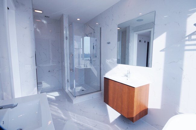 Building Photo - 5 Washington Pl