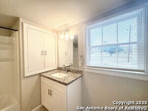 Building Photo - 740 Donaldson Ave