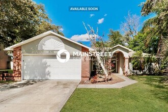 Building Photo - 4 Bedroom Pet-Friendly Home in SPRING HILL...