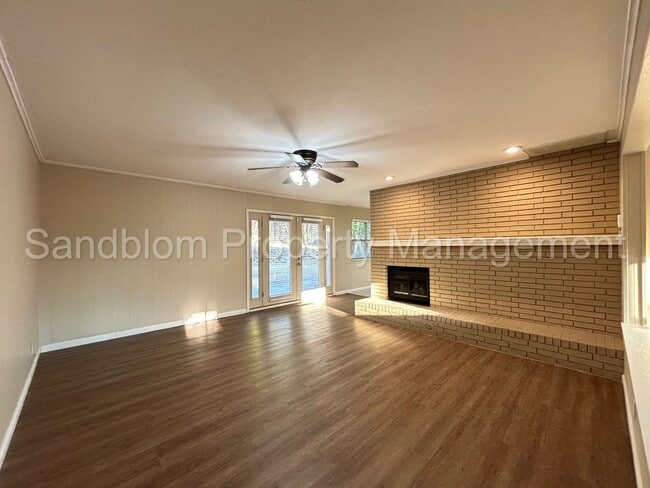 Building Photo - For Lease | South Tulsa | $1600 Rent