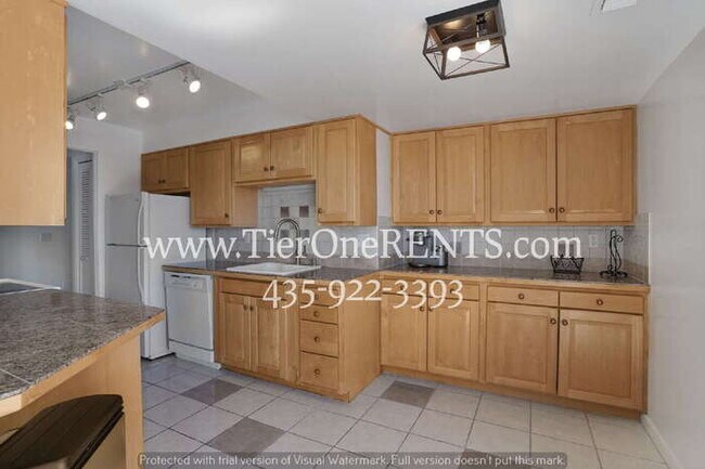 Building Photo - This property offers a NO DEPOSIT option available for qualified renters