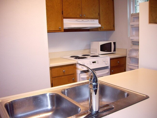 Building Photo - 2111 Victory Garden Ln