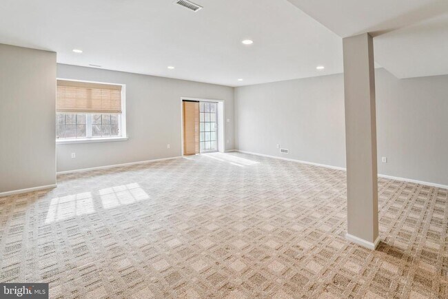 Building Photo - 149 Westbrook Dr