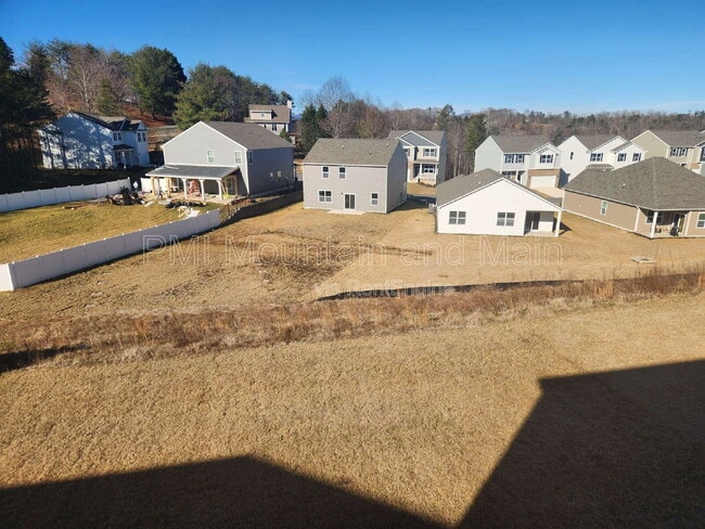 Building Photo - 568 Country Oak Dr