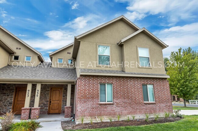 Building Photo - 939 W 175 S