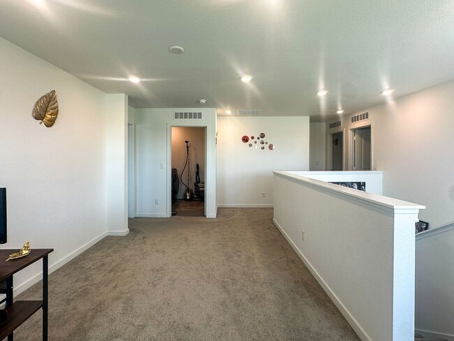 Building Photo - 9037 Borrowdale Ln