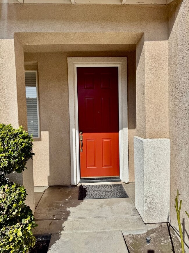 Building Photo - Nice 2 Story Family Home