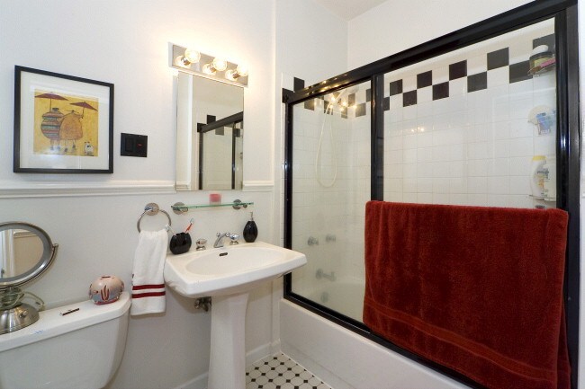 Restroom - 2530 Fillmore St