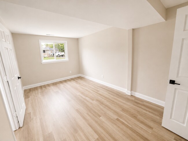 Building Photo - 599 Ashwood Rd