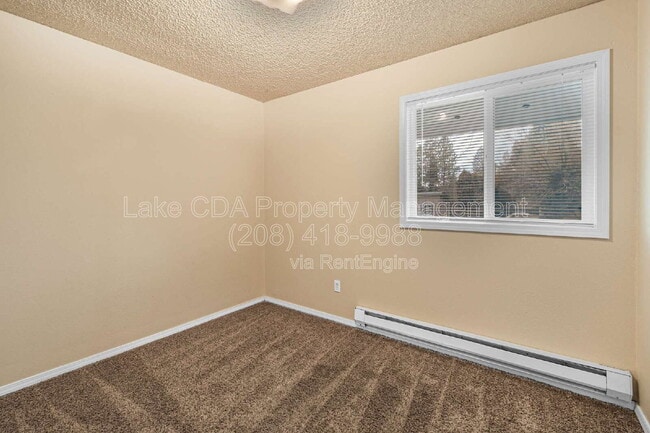 Building Photo - 906 N 2nd St