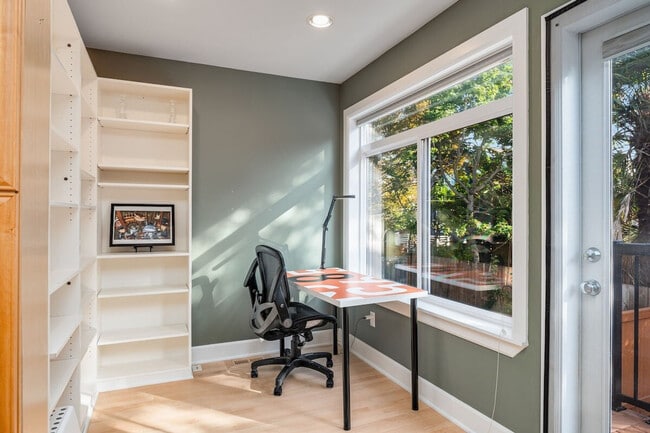 Building Photo - 4224 Francis Ave N