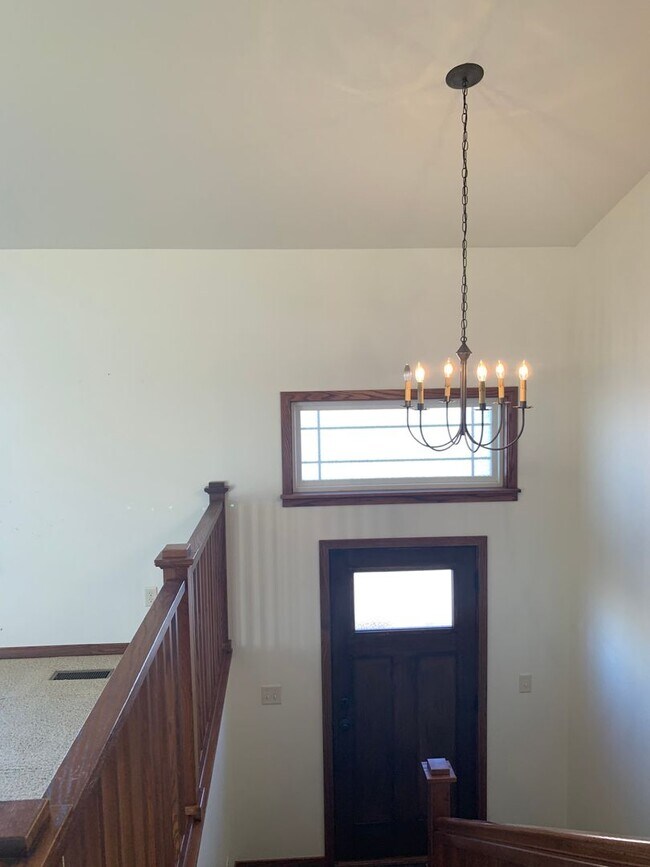 Building Photo - 3 bedroom, 3 bathroom Red Rocks Home for Rent