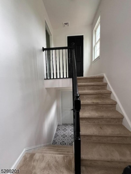 Building Photo - 8 West Dr