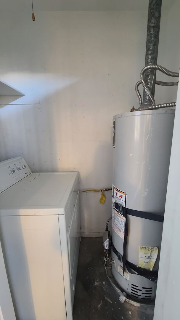 Building Photo - 2 Bedroom 2 Bathroom Downstairs condo