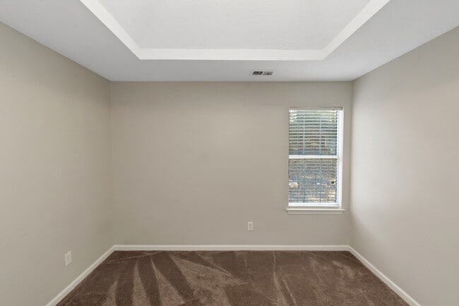 Building Photo - 2921 Russ Ln