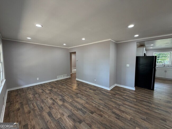 Building Photo - 109 Scarlett Dr