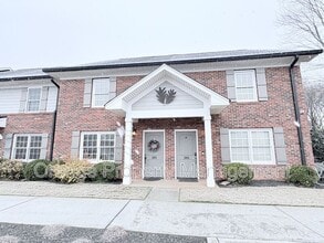 Building Photo - 209 Calhoun St