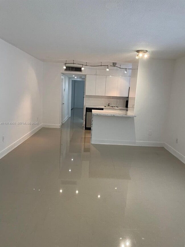 Building Photo - 1120 102nd St