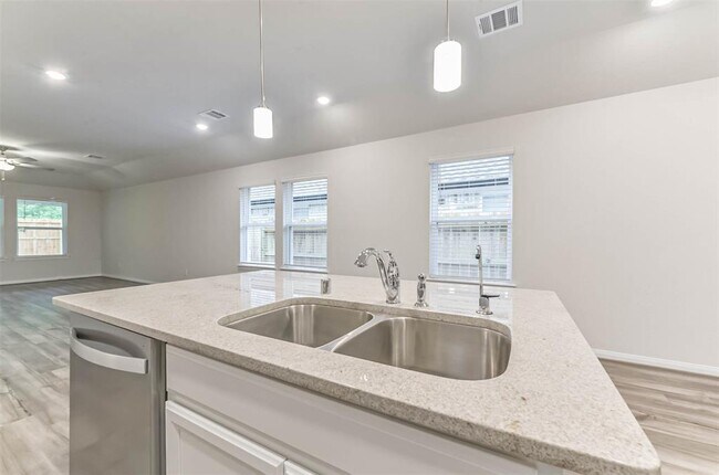 Building Photo - 17590 Rosette Grass Dr