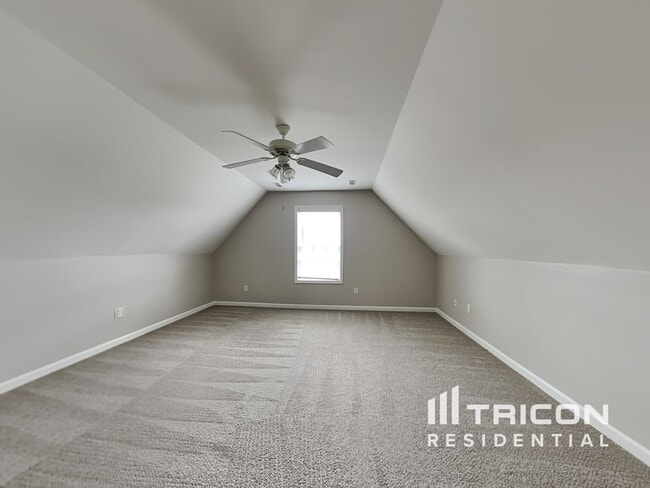 Building Photo - 1216 Chapmans Retreat Dr