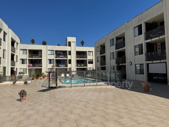 Building Photo - 1140 E Ocean Blvd