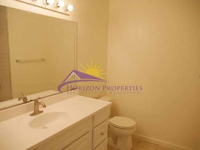 Building Photo - Open 4 Bed 2 Bath 1,407sqft Single Family Home