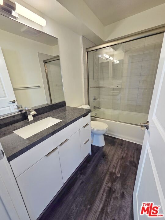 Building Photo - 2651 S Hobart Blvd