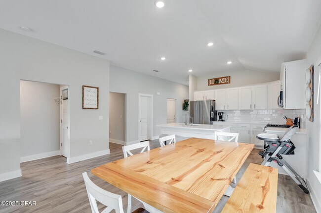 Building Photo - 230 Bayou Bend Ln