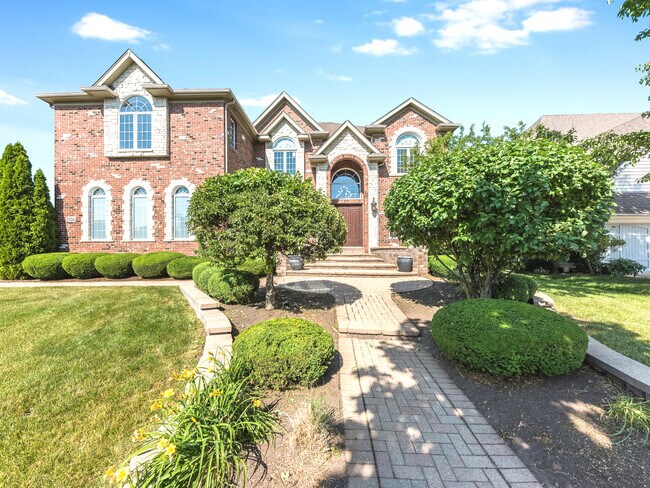 Building Photo - 2504 Skylane Dr