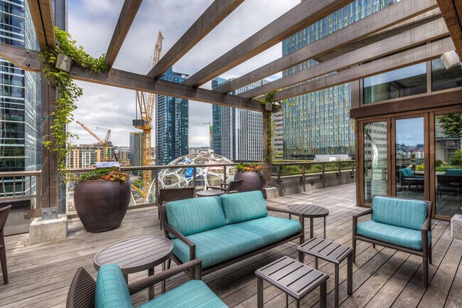 Building Photo - 2101 6th Ave