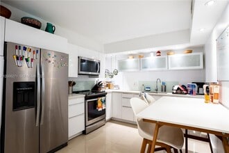 Building Photo - 16300 Golf Club Rd