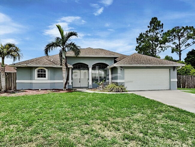 Primary Photo - 5940 NW Foust Cir
