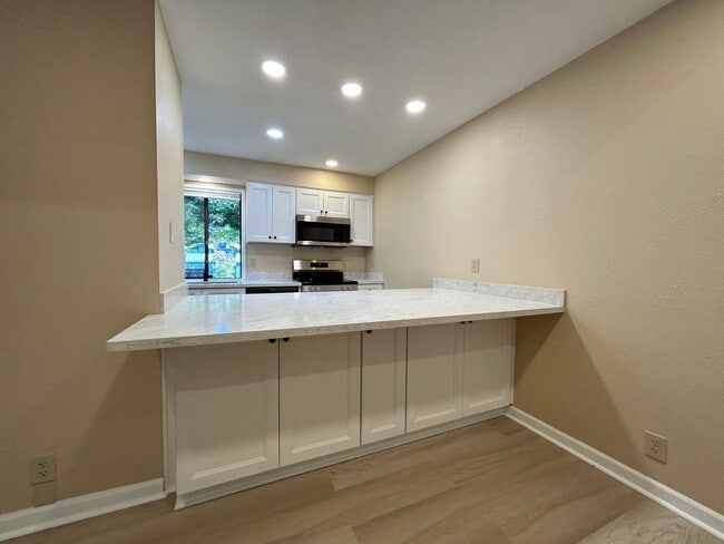 Building Photo - Serene 2 Bed, 2 Bath Updated Hidden Gem!