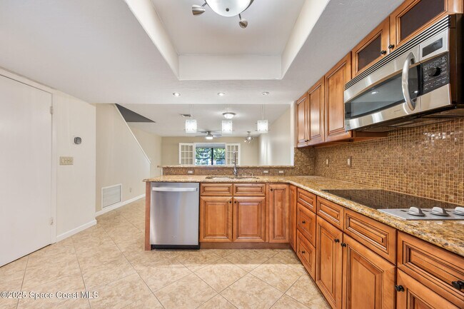 Building Photo - 194 Queens Ct