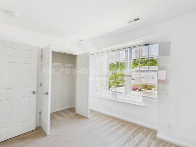 Building Photo - 205 Cheeseman Rd
