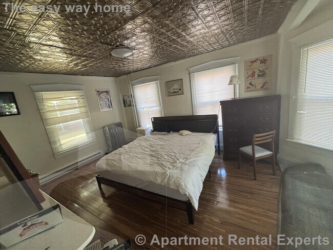 Building Photo - 2 Appian Way