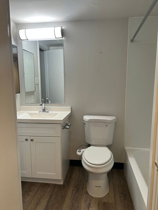 Building Photo - Welcome to Urban Elegance in the Heart of Historic Old City, Philadelphia