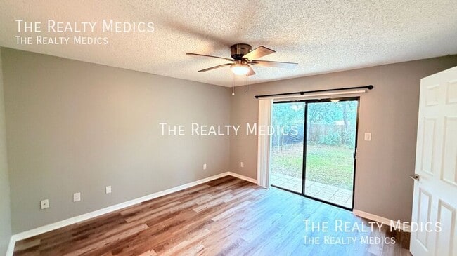 Building Photo - 7909 Richwood Dr